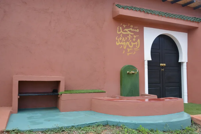 La moschea nel cuore della tenuta Atlas Ecosite