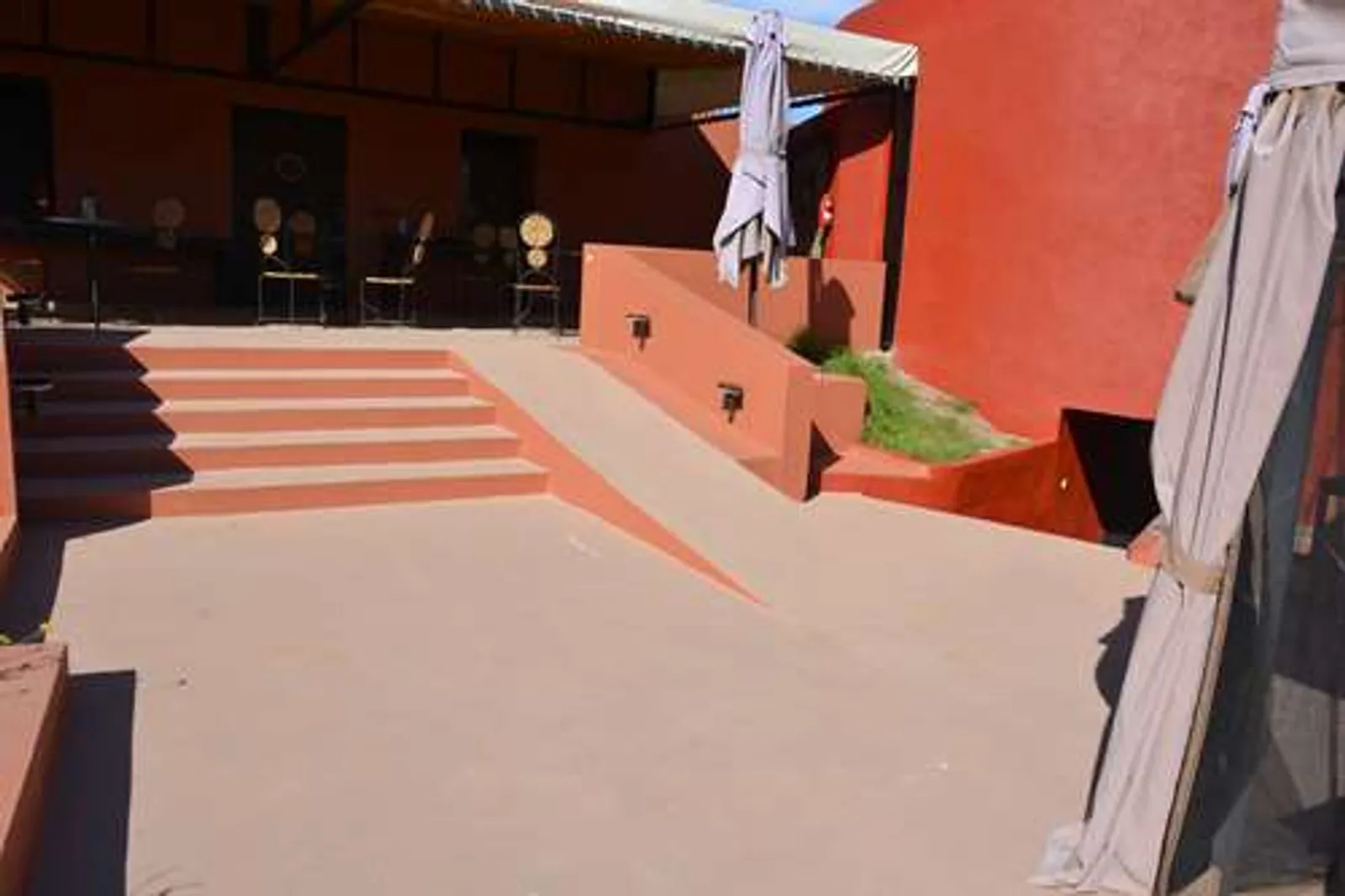 Rampes d'accès PMR dans le domaine - Atlas Ecosite